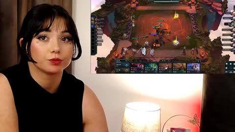 Snapshot of averywillow chatting on 01-15-25, 10:57 AveryWillow online show from 01-15-25, 10:57