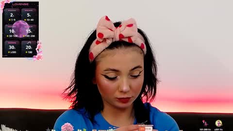 Snapshot of averywillow chatting on 02-07-25, 07:27 AveryWillow online show from 02-07-25, 07:27