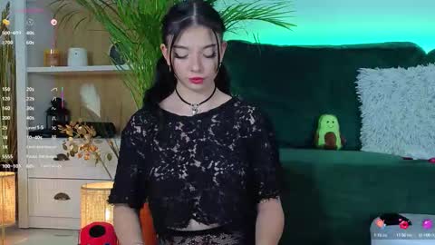 Snapshot of averywillow chatting on 10-16-25, 03:07 AveryWillow online show from 10-16-25, 03:07