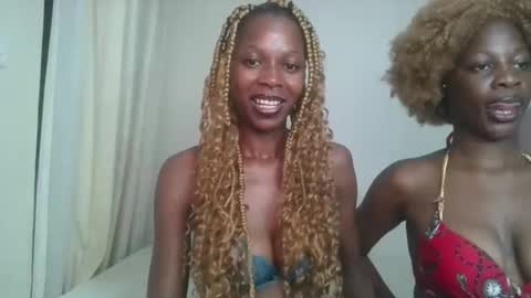 Snapshot of avian_babe chatting on 12-14-25, 11:53 Avian online show from 12-14-25, 11:53