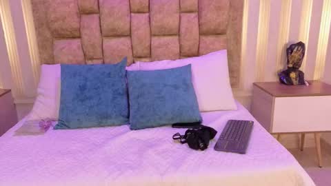 AVIS  online show from 12-18-25, 08:26