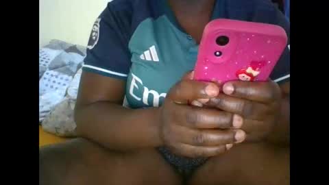 Snapshot of avril254 chatting on 09-19-25, 06:59 avril254 online show from 09-19-25, 06:59