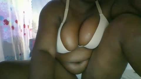 Snapshot of avril254 chatting on 09-21-25, 07:43 avril254 online show from 09-21-25, 07:43