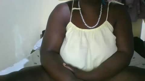 Snapshot of avril254 chatting on 10-25-25, 12:07 avril254 online show from 10-25-25, 12:07