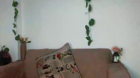 Avril online show from 02-14-25, 07:49