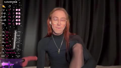 avril_pearly_ online show from 11-29-25, 03:26