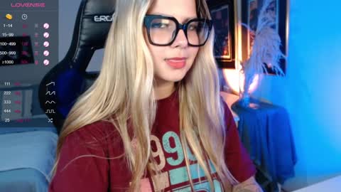 Snapshot of avrill_morgan chatting on 12-04-24, 10:19 Avrill Morgan online show from 12-04-24, 10:19