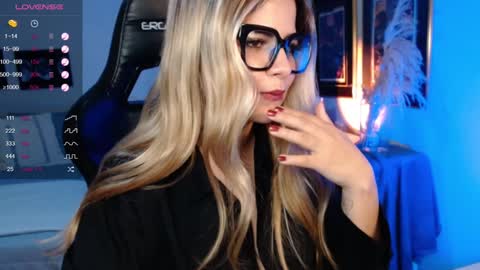 Snapshot of avrill_morgan chatting on 12-16-24, 11:18 Avrill Morgan online show from 12-16-24, 11:18