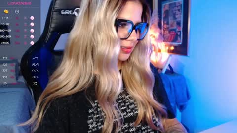 Snapshot of avrill_morgan chatting on 01-09-25, 11:34 Avrill Morgan online show from 01-09-25, 11:34