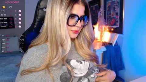 Snapshot of avrill_morgan chatting on 02-06-25, 08:13 Avrill Morgan online show from 02-06-25, 08:13