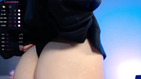 Snapshot of avrill_morgan chatting on 02-20-25, 06:57 Avrill Morgan online show from 02-20-25, 06:57