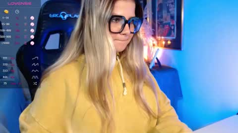 Snapshot of avrill_morgan chatting on 03-05-25, 11:05 Avrill Morgan online show from 03-05-25, 11:05