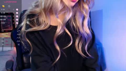 Snapshot of avrill_morgan chatting on 09-09-25, 08:19 Avrill Morgan online show from 09-09-25, 08:19