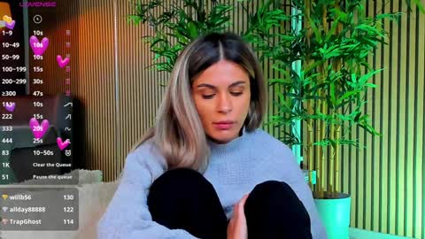 AVRILL CYRUX online show from 12-29-24, 02:21