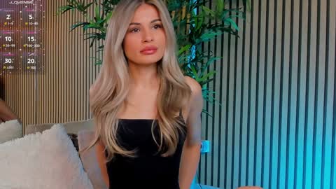 AVRILL CYRUX online show from 02-04-25, 06:25