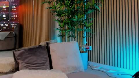 AVRILL CYRUX online show from 02-07-25, 10:19