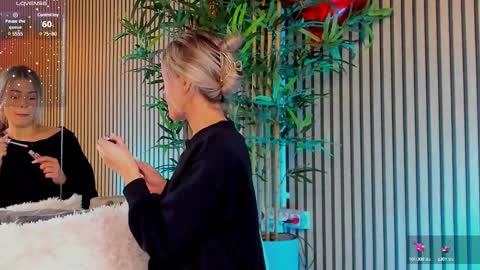 AVRILL CYRUX online show from 02-22-25, 07:34