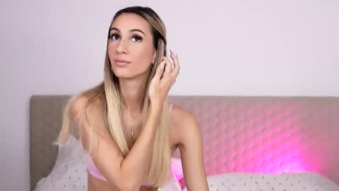 awalynch online show from 10-16-25, 04:35