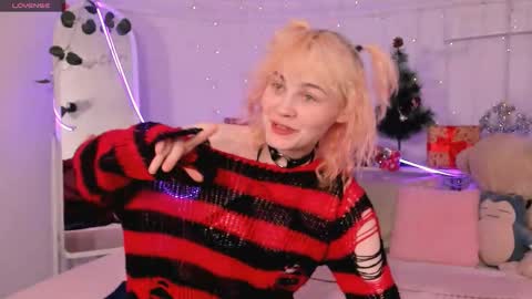 Snapshot of awawrin chatting on 12-14-25, 09:41 Awi online show from 12-14-25, 09:41