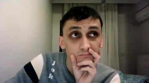 Snapshot of awesenheit chatting on 01-15-25, 01:20 awesenheit online show from 01-15-25, 01:20