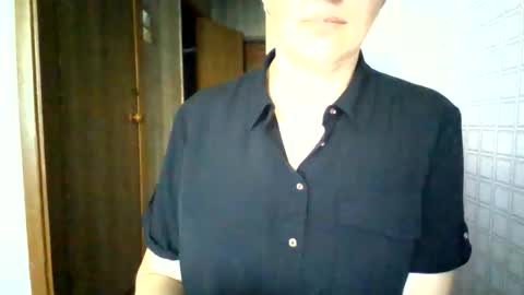 Snapshot of awesomeladyy chatting on 06-06-26, 07:35 awesomeladyy online show from 06-06-26, 07:35