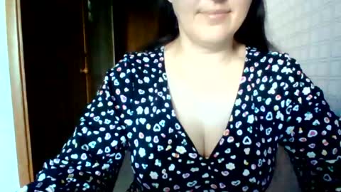 Snapshot of awesomeladyy chatting on 06-12-26, 07:29 awesomeladyy online show from 06-12-26, 07:29