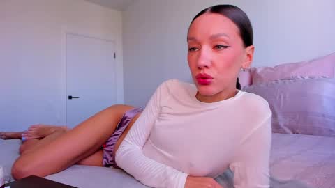 Snapshot of awgustina_sweetheart22 chatting on 05-06-26, 08:30 Awgustina online show from 05-06-26, 08:30