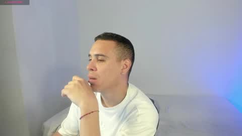 axel__fierro online show from 05-17-26, 07:54