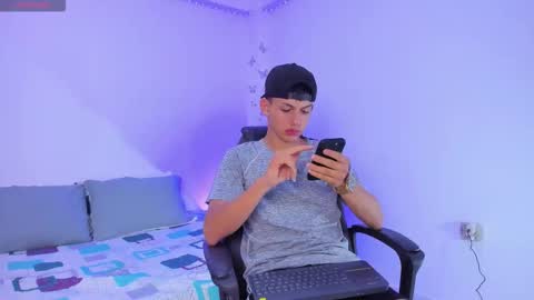 AXEL online show from 10-23-25, 11:42