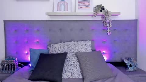 Snapshot of axel_colling1 chatting on 04-30-26, 10:36 AXEL online show from 04-30-26, 10:36
