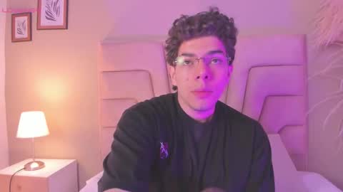 Yooung King  online show from 02-10-26, 10:19