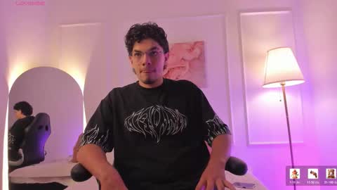 Yooung King  online show from 02-22-26, 02:45