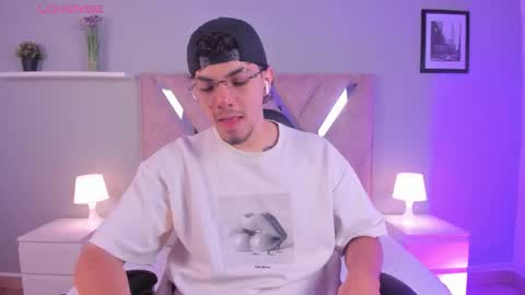 Yooung King  online show from 03-13-26, 02:56