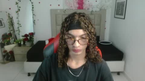 Axel online show from 06-08-26, 01:09