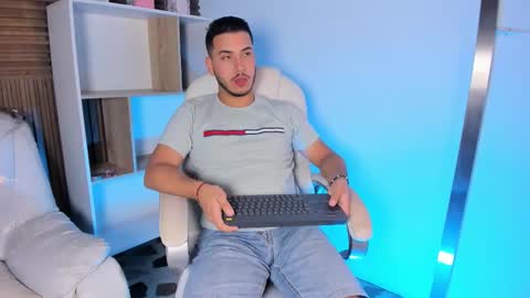 axel_grey_ online show from 09-23-25, 12:30