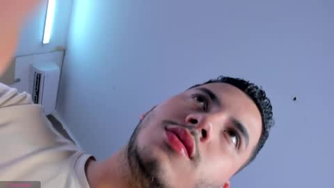 axel_grey_ online show from 04-05-26, 12:35