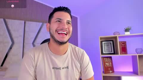 axel_grey_ online show from 04-18-26, 07:07