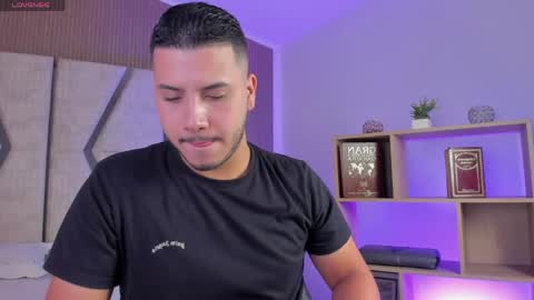 axel_grey_ online show from 04-22-26, 12:39