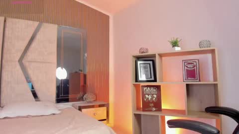 axel_grey_ online show from 04-26-26, 12:36