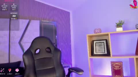 axel_grey_ online show from 06-09-26, 12:50