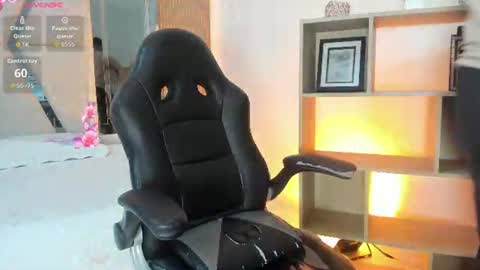 axel_grey_ online show from 06-27-26, 12:44