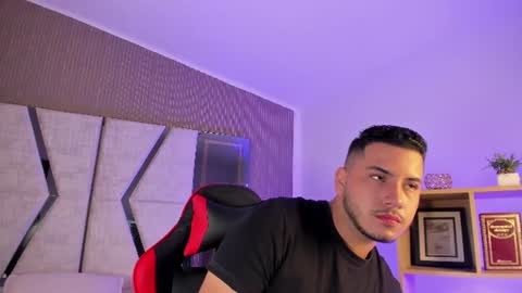 axel_grey_ online show from 07-08-26, 12:31