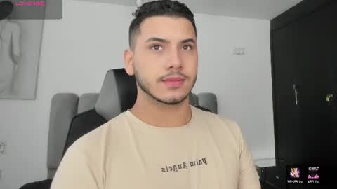 axel_grey_ online show from 07-12-26, 12:40