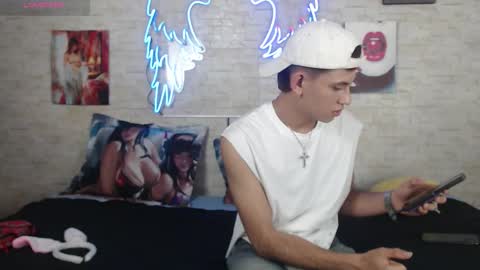 axel_milo_and_kairo online show from 11-12-25, 08:19