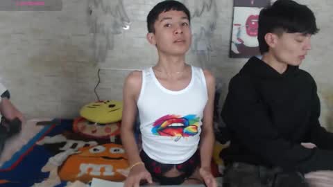 axel_milo_and_kairo online show from 11-25-25, 09:26