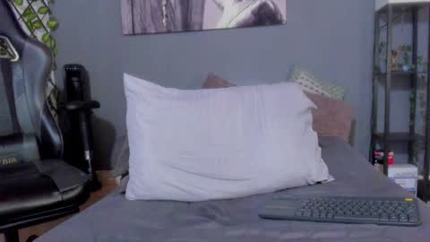 Axel online show from 01-04-25, 03:29