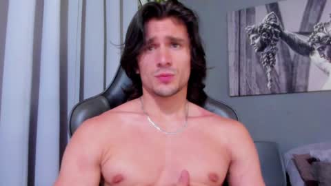 Axel online show from 01-08-25, 11:09