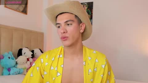 axel slim online show from 11-24-25, 05:29