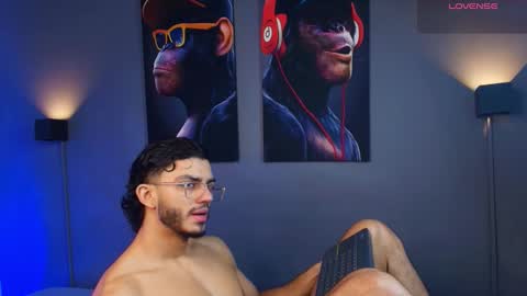 Snapshot of axel_stein03 chatting on 10-29-25, 02:03 axel stein NEW ACCOUNT online show from 10-29-25, 02:03