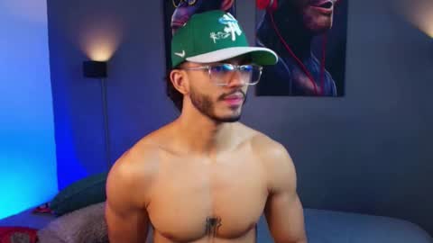 Snapshot of axel_stein03 chatting on 11-22-25, 01:59 axel stein NEW ACCOUNT online show from 11-22-25, 01:59